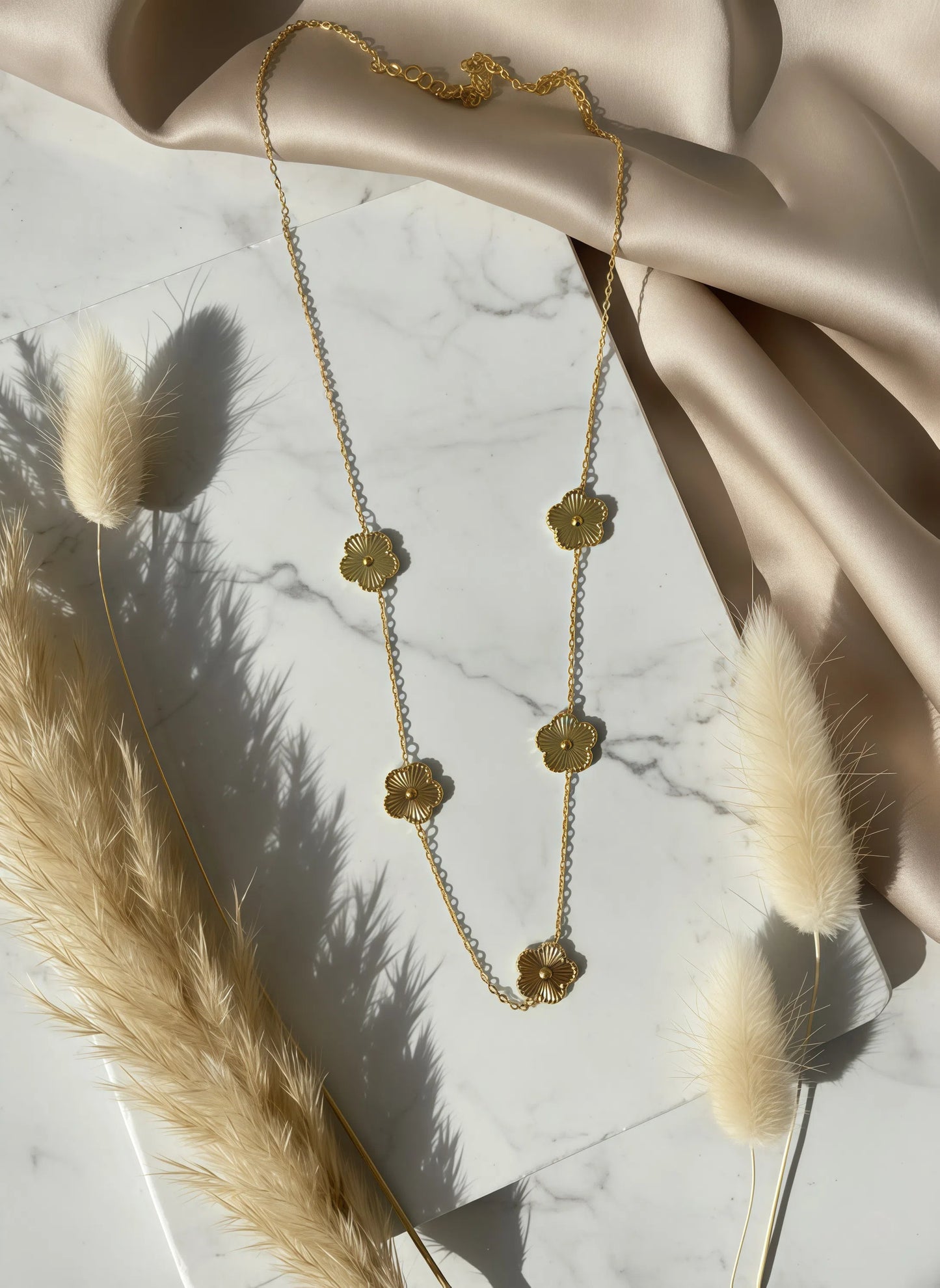 The Golden Flowers Necklace