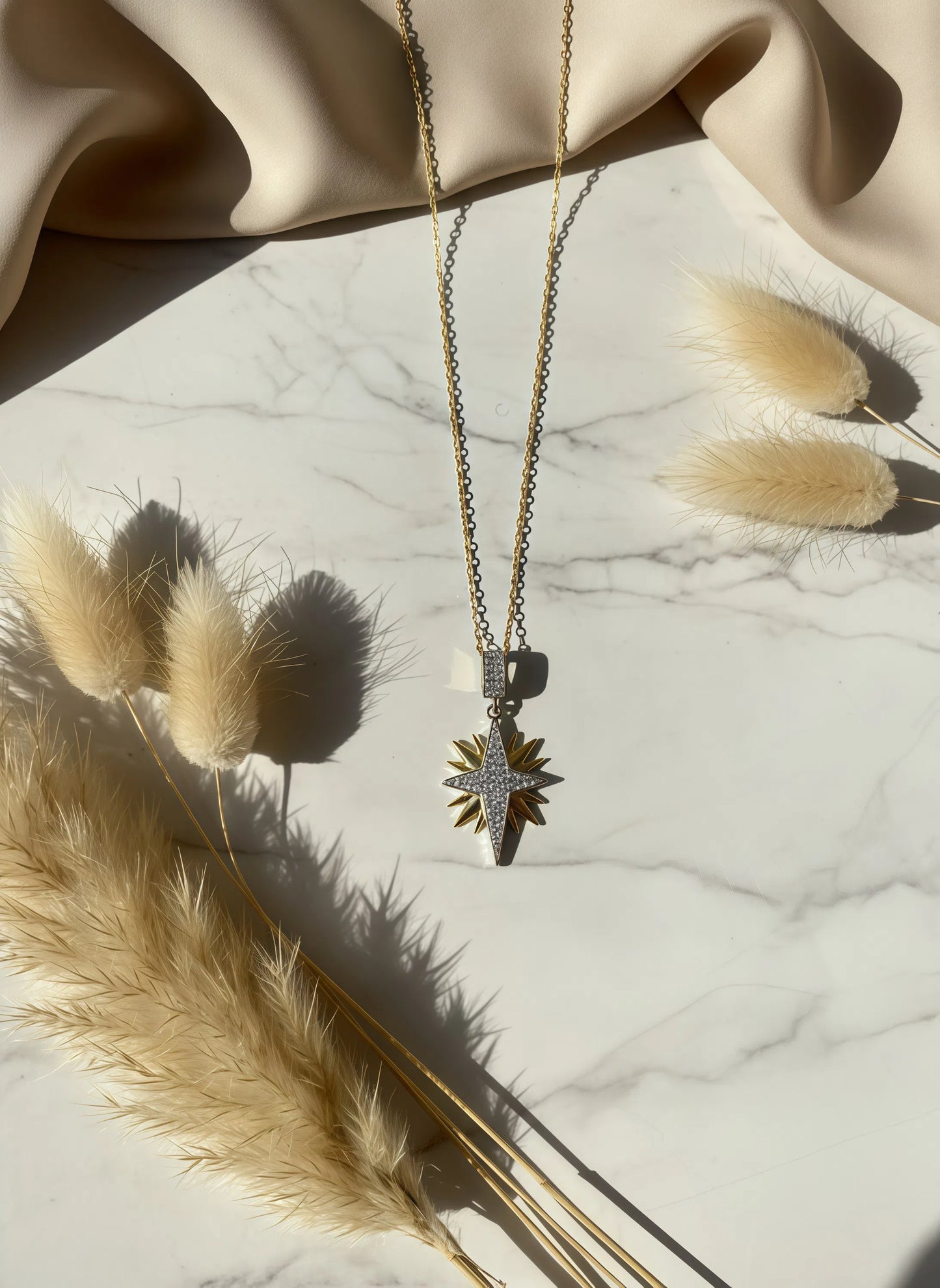 The Twinkling Star necklace