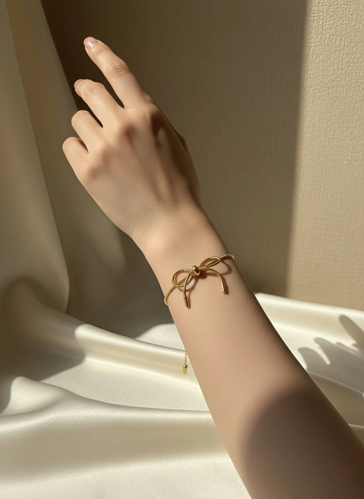 The Bow Bracelet